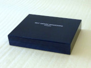 astuccio in legno rivestito internamente con tessuto blu
