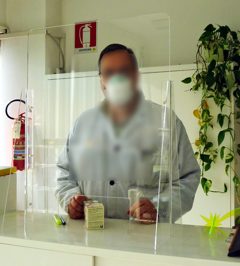 barriera protezione negozi plexiglass trasparente