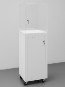 totem con ruote e vano interno