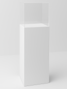 totem con teca di protezione in plexiglass