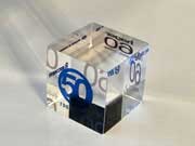 cubo pieno in plexiglass stampato