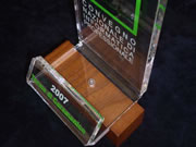 dispay plexiglass e legno