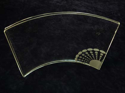 Plexiglass curvato e personalizzato mediante serigrafia