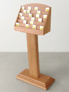 Piedistallo espositivo in legno per cards